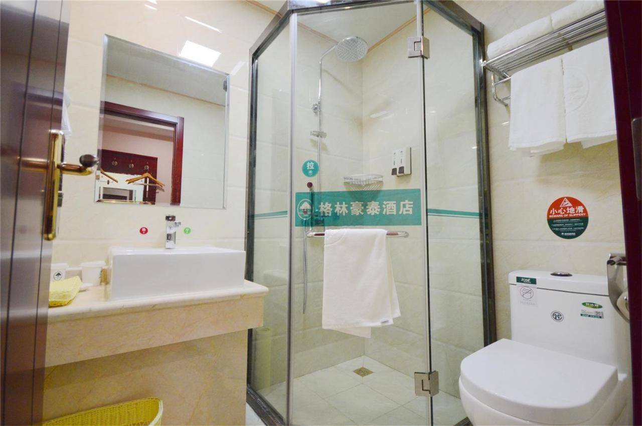 GreenTree Inn Shenyang Shengjing Hospital Shenyang Liaol Road Business Hotel Bagian luar foto